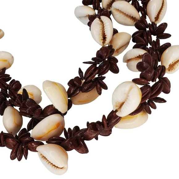 Vintage 70s Cream Cowrie Shell‎ Long Brown Seed Necklace Boho Beach Nautical - Picture 3 of 7